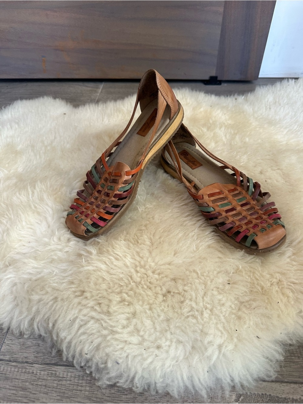 Vintage Women’s Multicolor Woven Leather Huarache Flats - size 8